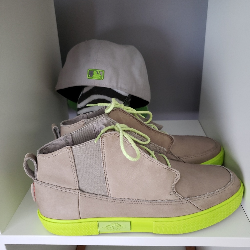 Jordan boots & new era hat - Picture 2 of 8